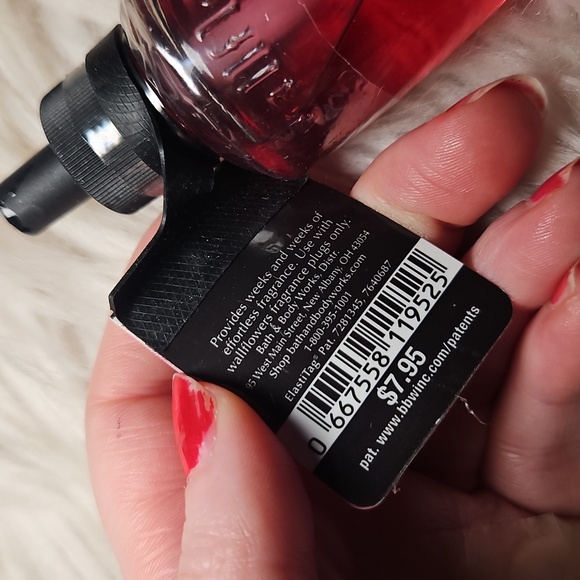 White Barn A Thousand Wishes Wallflower Refill - Picture 3 of 3